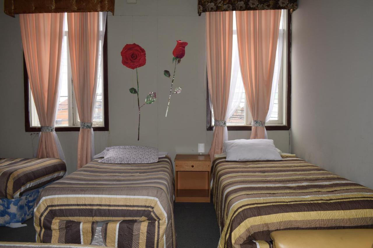 Hostal Torres Del Paine Punta Arenas Eksteriør billede