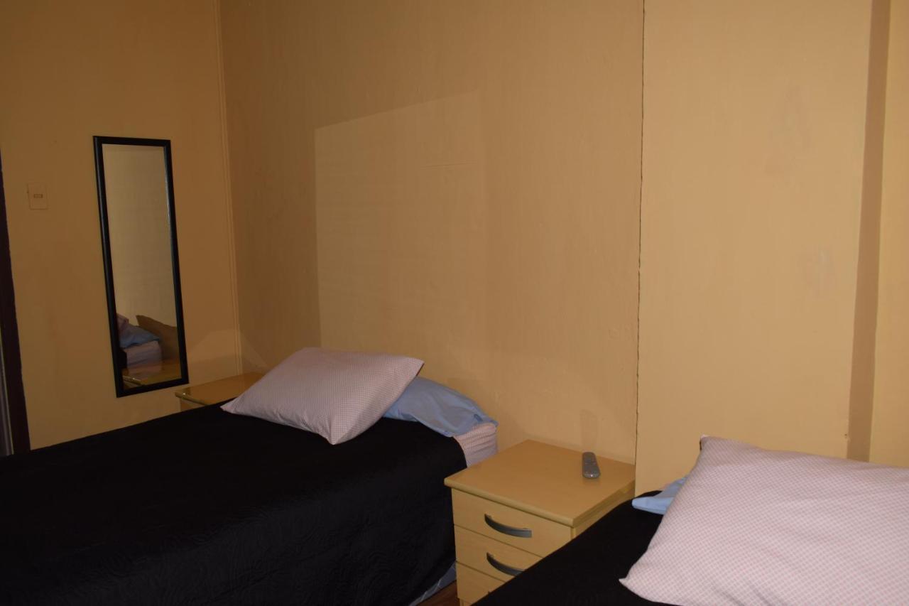 Hostal Torres Del Paine Punta Arenas Eksteriør billede